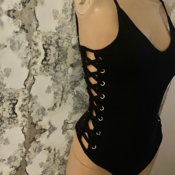 BLACK LACE UP DETAIL BODYSUIT - Picture 2 of 4